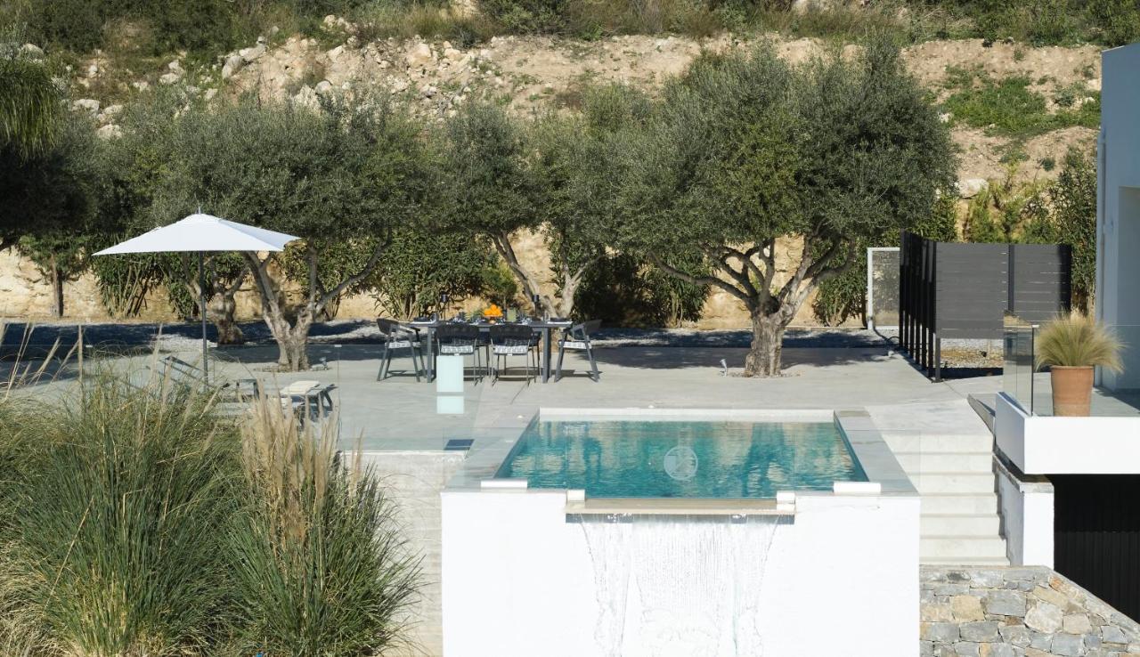 Arbora - 2 Pools Waterfall&jetted Tub